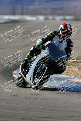 media/Jan-09-2022-SoCal Trackdays (Sun) [[2b1fec8404]]/Turns 9 and 8 (920am)/